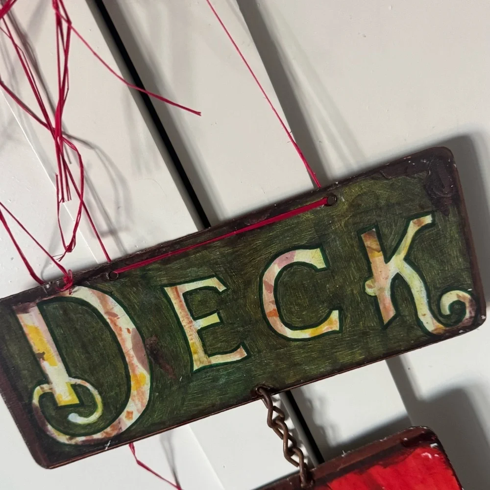 Festive DECK THE HALLS Wall Hanging Deco- vintage looking. Lightweight& SO FUN🎄